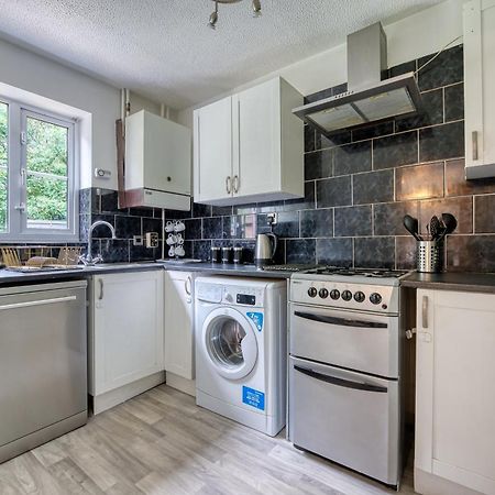 Capri 13 Sa - 3 Bed House, Close To Loughborough University & M1 Motorway, Free Wifi, Big Garden, Ample Parking- Ask For Contractor Rates! ภายนอก รูปภาพ