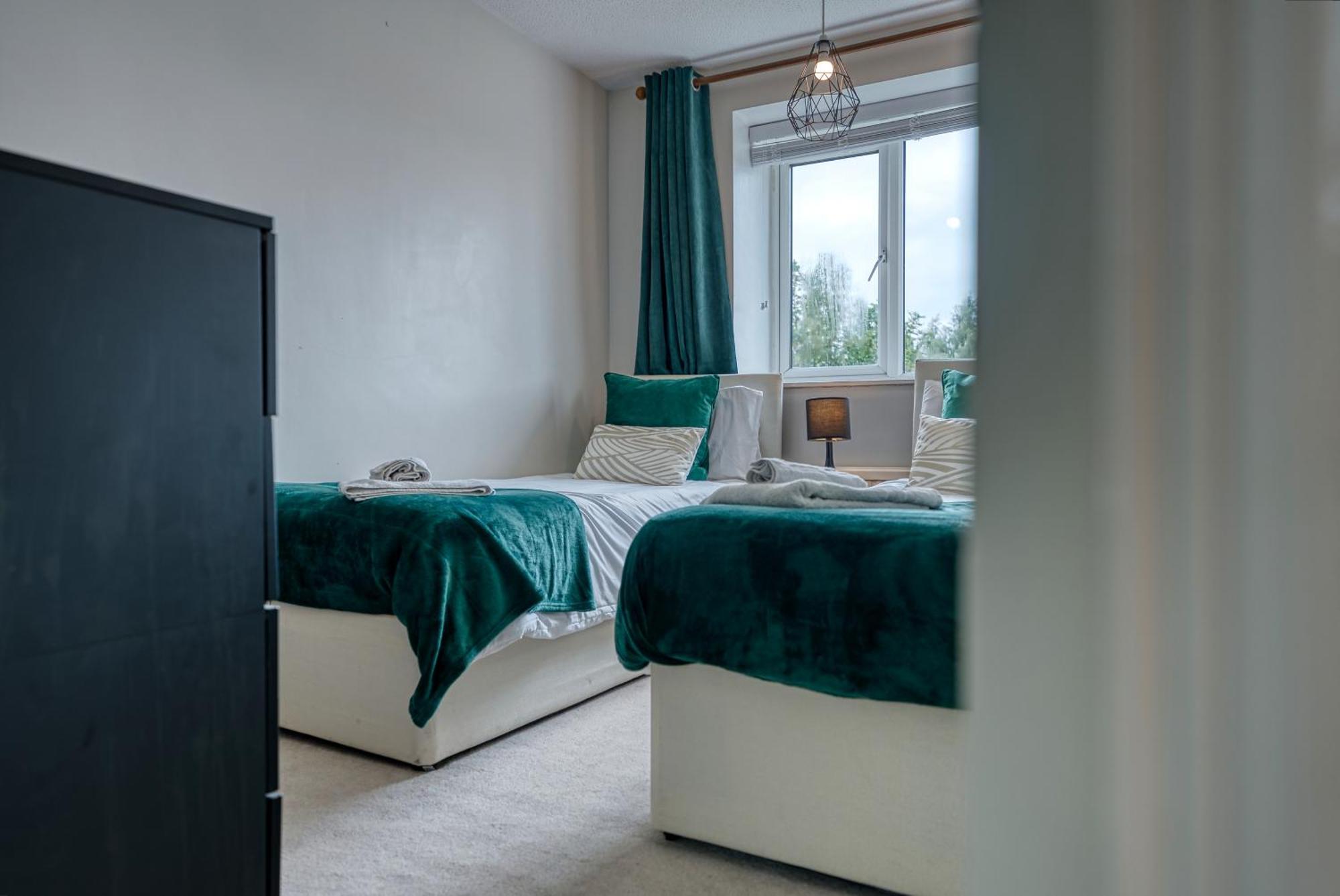 Capri 13 Sa - 3 Bed House, Close To Loughborough University & M1 Motorway, Free Wifi, Big Garden, Ample Parking- Ask For Contractor Rates! ภายนอก รูปภาพ