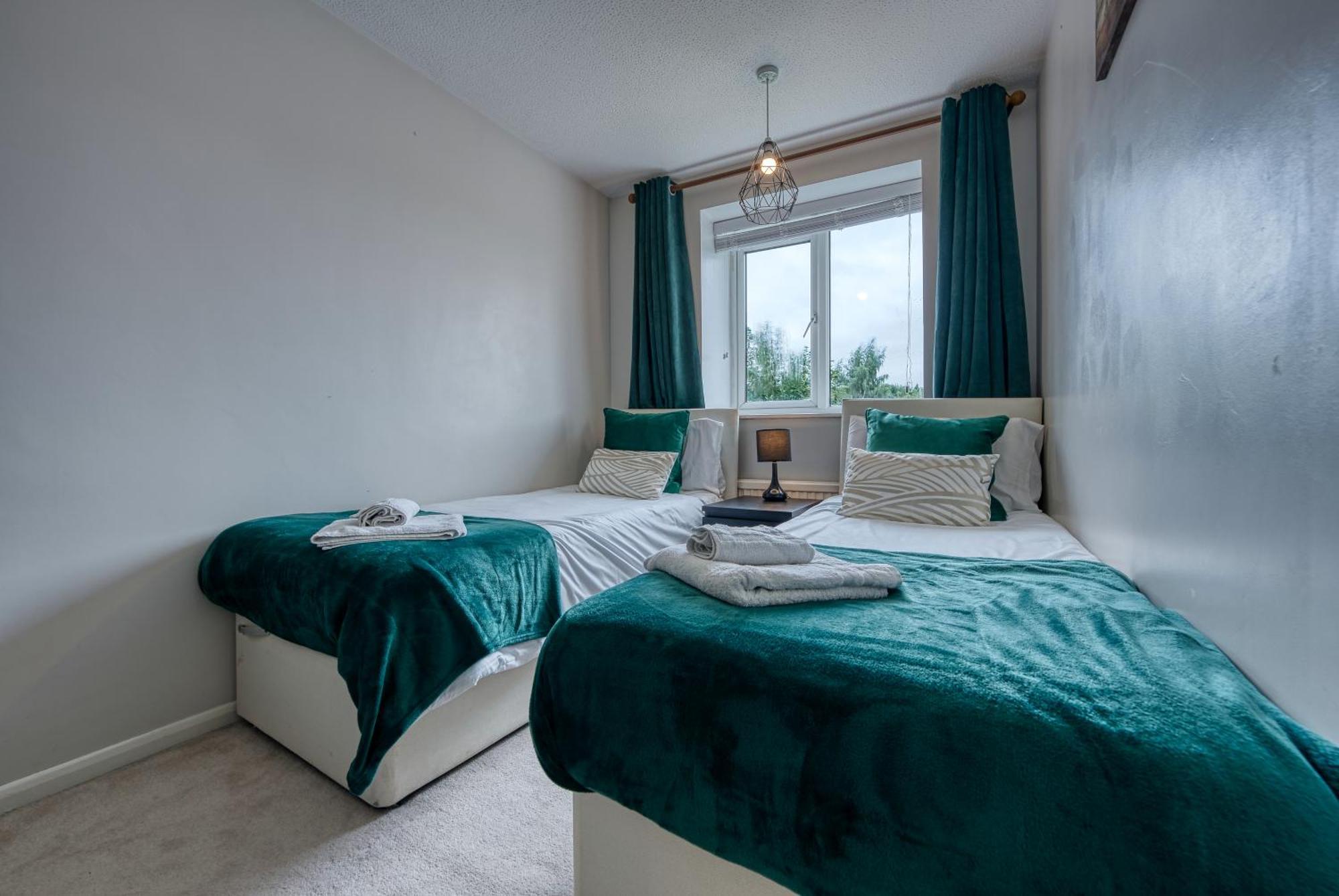 Capri 13 Sa - 3 Bed House, Close To Loughborough University & M1 Motorway, Free Wifi, Big Garden, Ample Parking- Ask For Contractor Rates! ภายนอก รูปภาพ