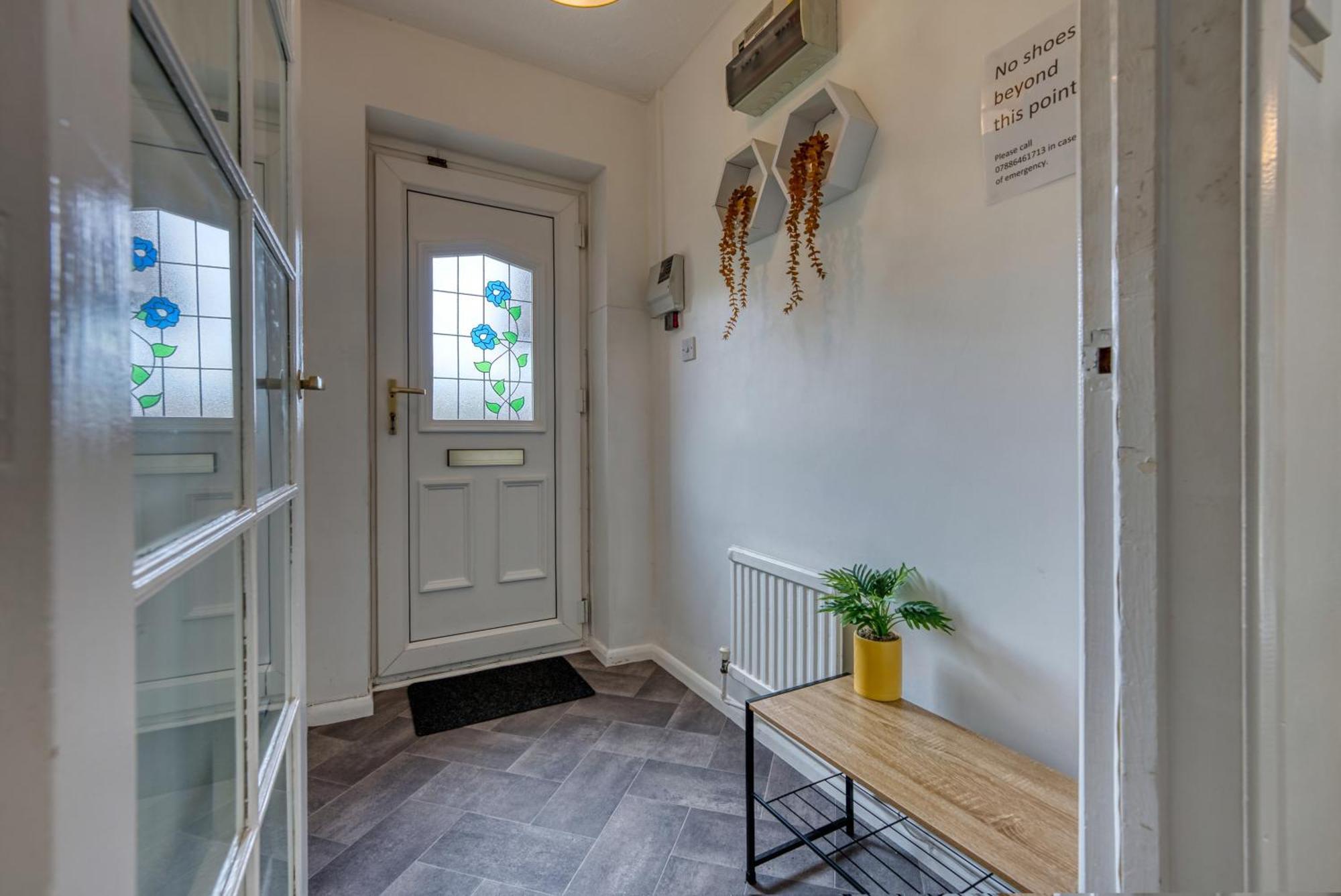 Capri 13 Sa - 3 Bed House, Close To Loughborough University & M1 Motorway, Free Wifi, Big Garden, Ample Parking- Ask For Contractor Rates! ภายนอก รูปภาพ