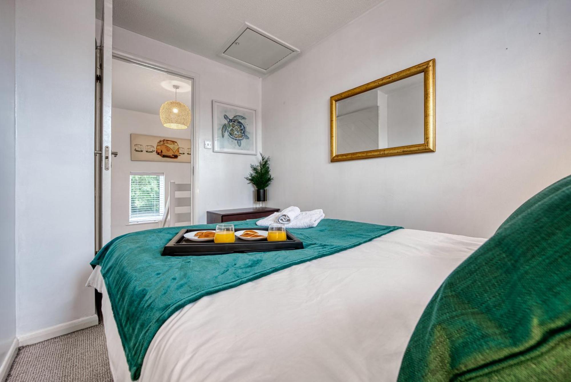 Capri 13 Sa - 3 Bed House, Close To Loughborough University & M1 Motorway, Free Wifi, Big Garden, Ample Parking- Ask For Contractor Rates! ภายนอก รูปภาพ