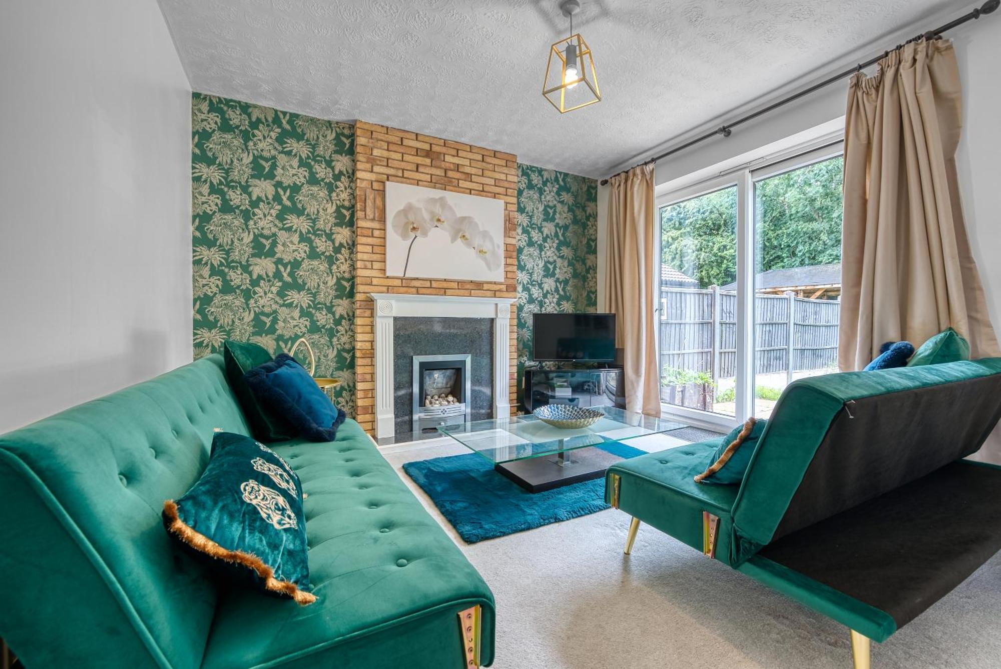 Capri 13 Sa - 3 Bed House, Close To Loughborough University & M1 Motorway, Free Wifi, Big Garden, Ample Parking- Ask For Contractor Rates! ภายนอก รูปภาพ