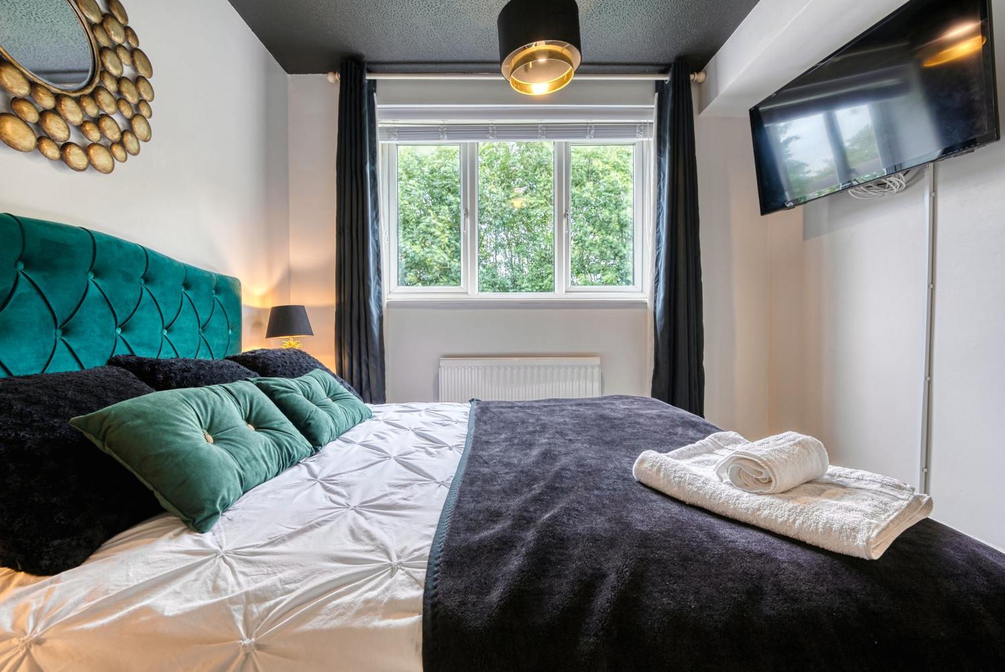 Capri 13 Sa - 3 Bed House, Close To Loughborough University & M1 Motorway, Free Wifi, Big Garden, Ample Parking- Ask For Contractor Rates! ภายนอก รูปภาพ