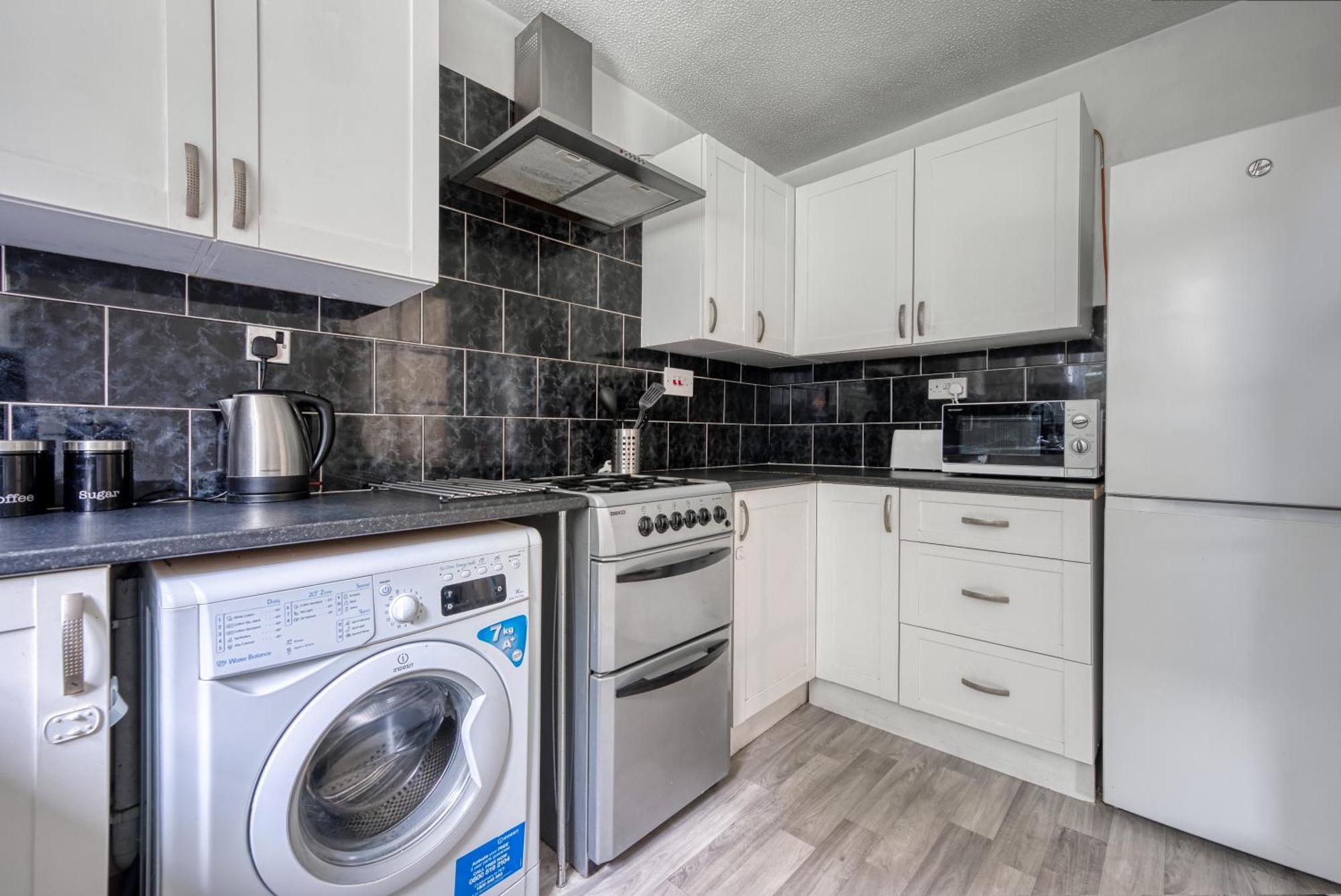 Capri 13 Sa - 3 Bed House, Close To Loughborough University & M1 Motorway, Free Wifi, Big Garden, Ample Parking- Ask For Contractor Rates! ภายนอก รูปภาพ